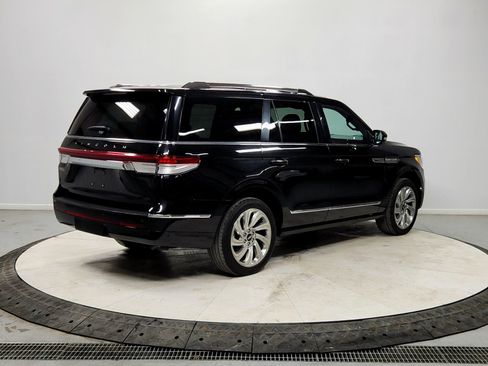 Used 2024 Lincoln Navigator Reserve image 7