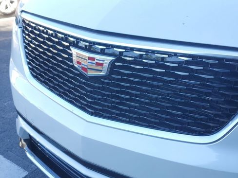New 2025 Cadillac XT6 Luxury image 9