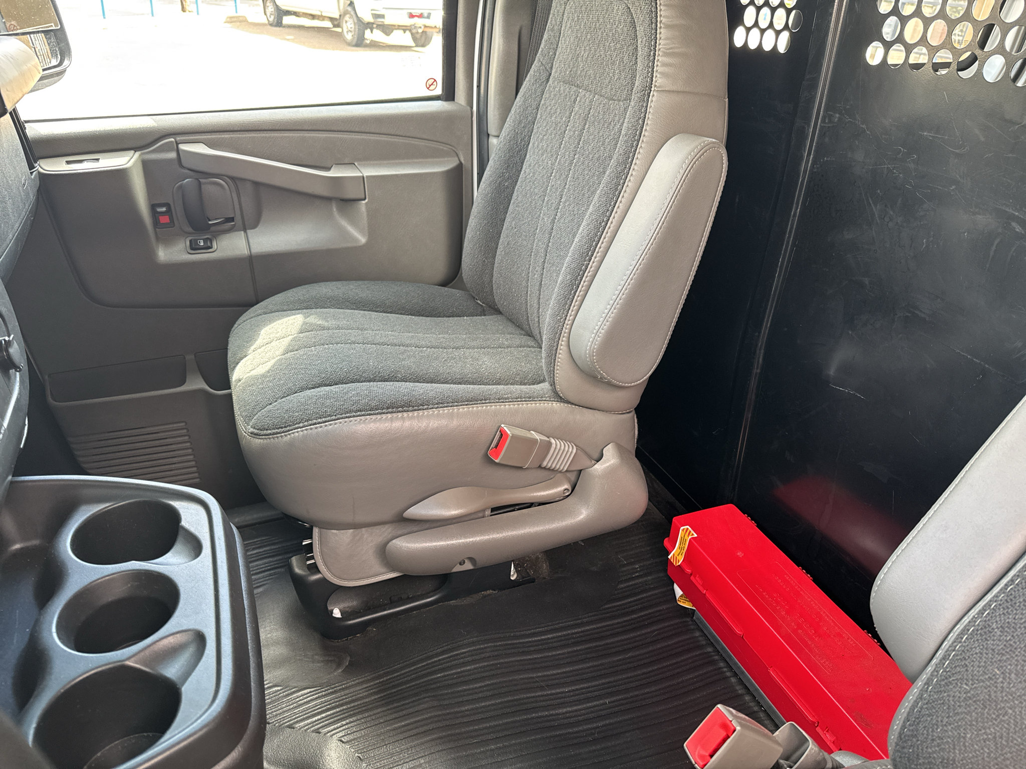 Used 2025 GMC Savana 2500 w/ Driver Convenience Package RWD image 21