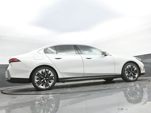 New 2026 BMW 530i w/ Premium Package image 47