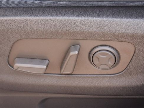 New 2026 Kia Carnival EX image 28