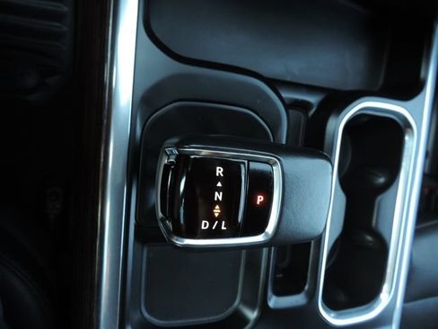 Used 2022 GMC Sierra 1500 Elevation w/ Elevation Premium Package AWD/4WD image 28