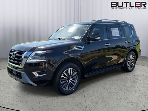 Used 2023 Nissan Armada SL w/ Captain's Chairs Package AWD/4WD image 2