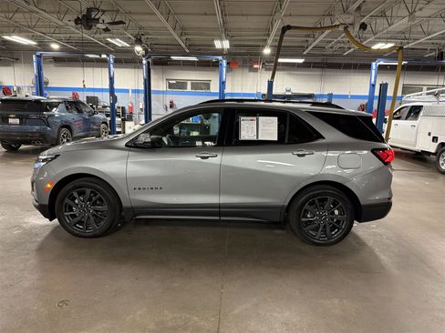 Used 2023 Chevrolet Equinox RS image 5