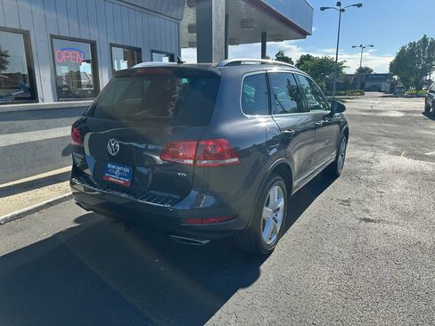 Used 2014 Volkswagen Touareg TDI AWD/4WD image 25