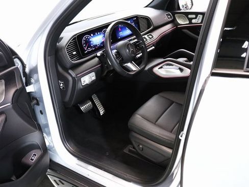 Used 2025 Mercedes-Benz GLS 450 4MATIC image 24
