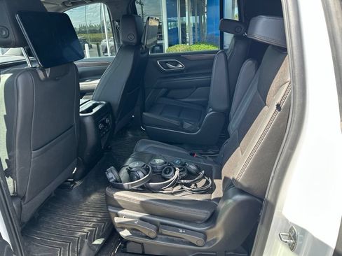 Used 2022 Chevrolet Suburban High Country AWD/4WD image 7