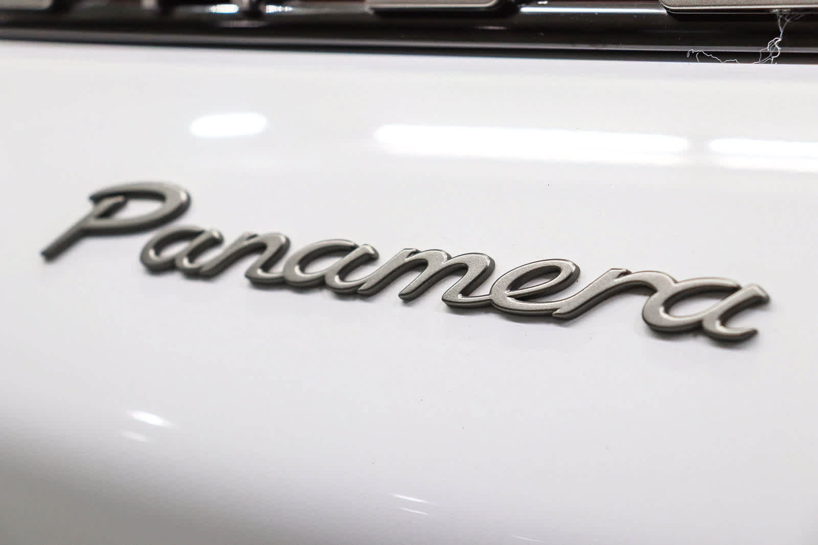 Used 2022 Porsche Panamera RWD image 14