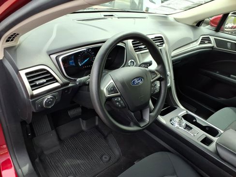 Used 2020 Ford Fusion SE AWD/4WD image 14