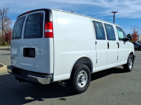 New 2025 Chevrolet Express 2500 Work Van w/ Driver Convenience Package image 32