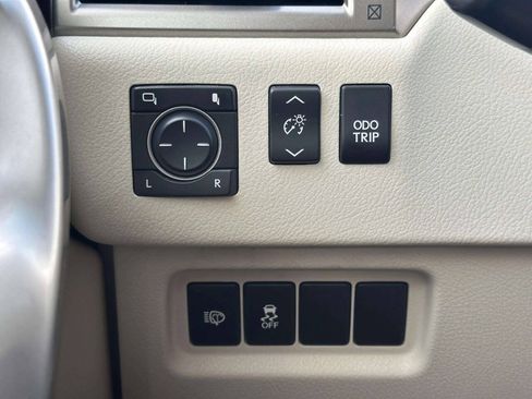 Used 2014 Lexus GX 460 w/ Premium Package AWD/4WD image 29