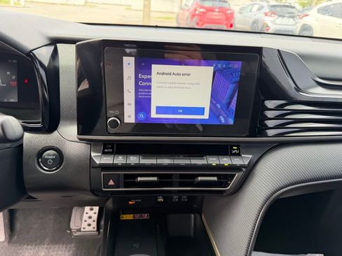 Used 2025 Toyota Camry SE image 27