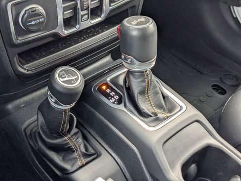 Used 2021 Jeep Wrangler Unlimited Sahara image 26