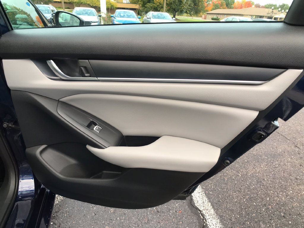 Used 2018 Honda Accord LX image 27