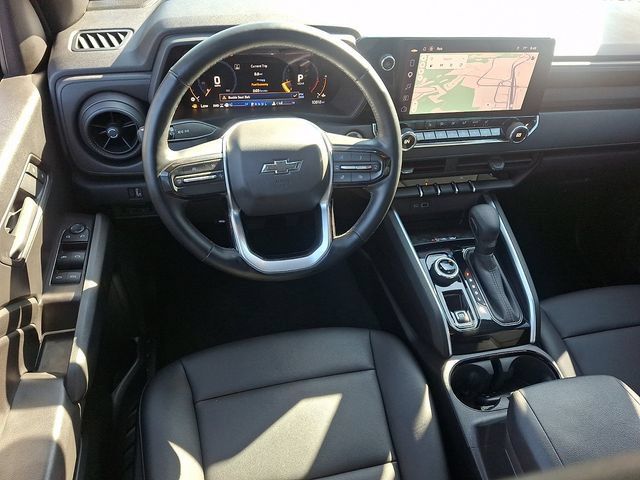 Used 2025 Chevrolet Colorado Trail Boss AWD/4WD image 2
