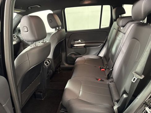 Used 2025 Mercedes-Benz GLB 250 4MATIC image 18
