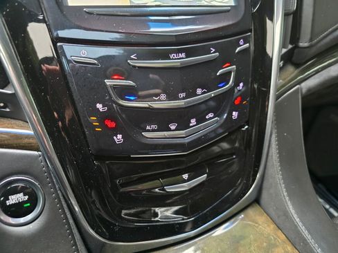 Used 2016 Cadillac Escalade ESV Platinum image 38