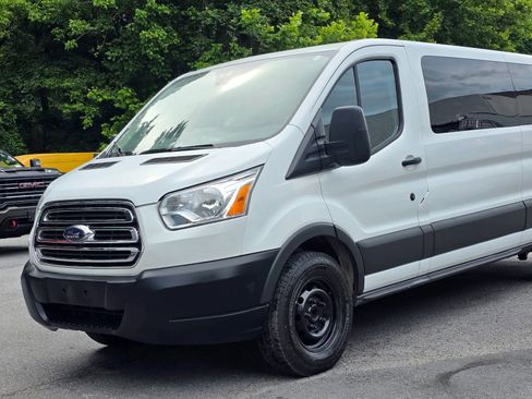 Used 2017 Ford Transit 350 XLT RWD image 2