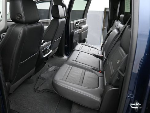 Used 2022 GMC Sierra 3500 Denali w/ Denali Ultimate Package image 30