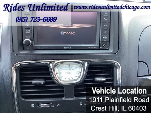 Used 2012 Chrysler Town & Country Touring-L w/ Entertainment Group #2 image 17