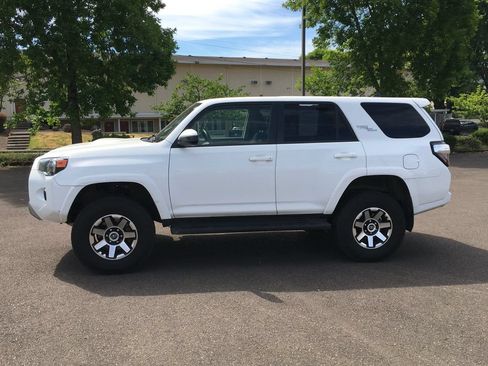 Used 2020 Toyota 4Runner TRD Off-Road w/ Wilderness Package AWD/4WD image 3
