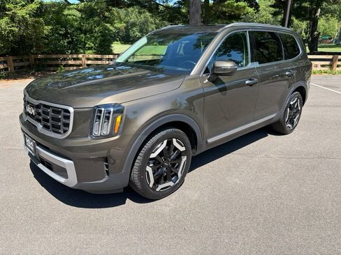 Used 2023 Kia Telluride S w/ S Sunroof Package AWD/4WD image 3