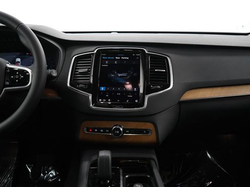 Used 2024 Volvo XC90 B5 Plus image 15