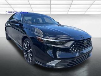 Used 2024 Honda Accord Touring video 2
