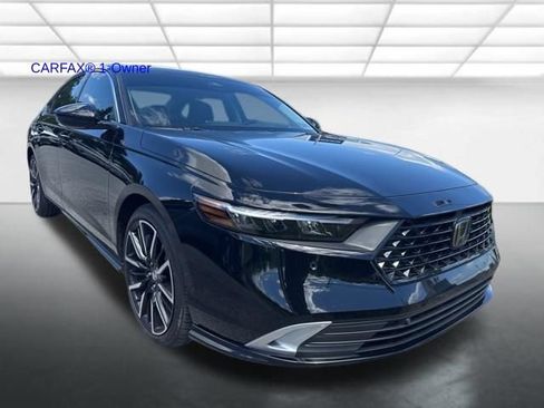 Used 2024 Honda Accord Touring image 2