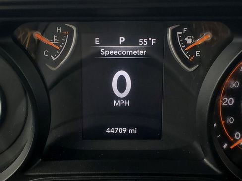 Used 2024 Jeep Wrangler Sport AWD/4WD image 11
