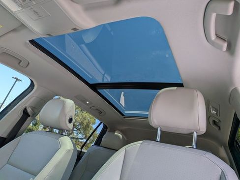 Used 2019 Volkswagen Tiguan SE w/ Panoramic Sunroof Package FWD image 15
