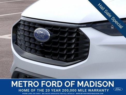New 2025 Ford Escape SE w/ PHEV Premium Package FWD image 18