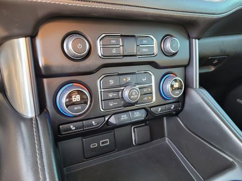 Used 2021 Chevrolet Tahoe Z71 w/ Rear Media and Nav Package image 29