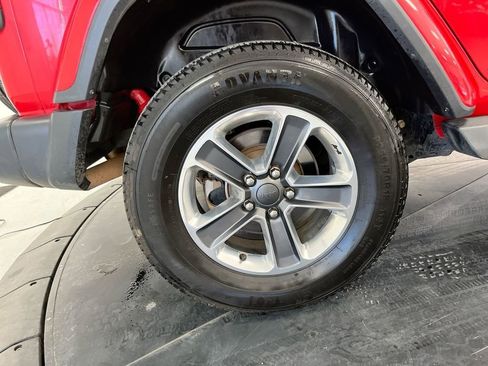 Used 2020 Jeep Wrangler Unlimited Sahara AWD/4WD image 10