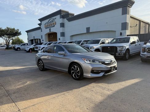Used 2016 Honda Accord EX image 44
