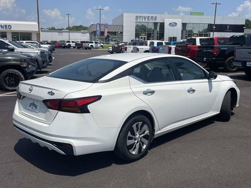 Used 2025 Nissan Altima 2.5 S FWD image 3