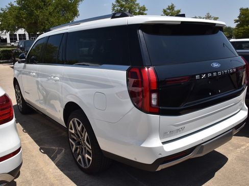 Used 2025 Ford Expedition Max Platinum w/ Platinum Ultimate Package AWD/4WD image 6