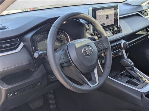 Used 2023 Toyota RAV4 XLE Premium FWD image 10