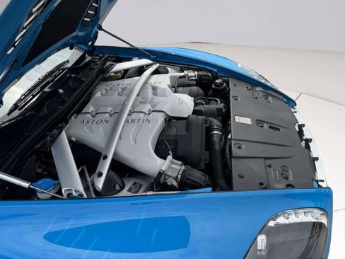Used 2011 Aston Martin V12 Vantage Coupe RWD image 45