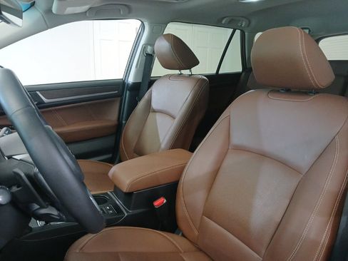 Used 2019 Subaru Outback 2.5i Touring AWD/4WD image 16