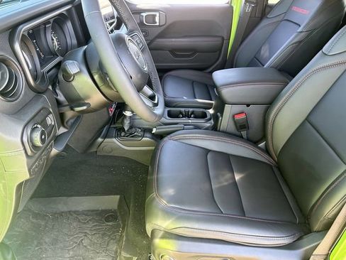 Used 2026 Jeep Wrangler Unlimited Rubicon AWD/4WD image 21