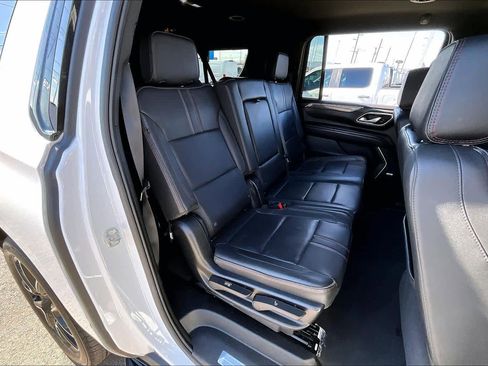 Used 2024 Chevrolet Suburban RST image 18