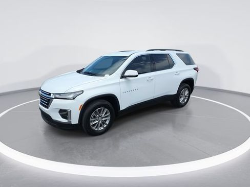 Used 2023 Chevrolet Traverse LT FWD image 4