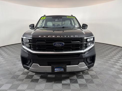 Used 2025 Ford Expedition Platinum w/ Driver's Package AWD/4WD image 7