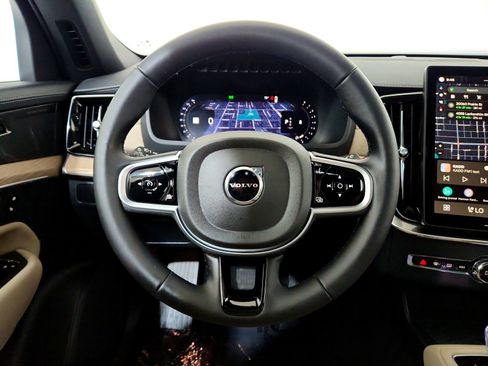 Used 2026 Volvo XC90 B6 Plus image 16