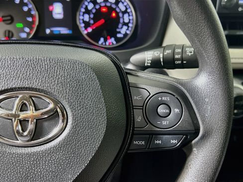 Used 2021 Toyota RAV4 XLE FWD image 19