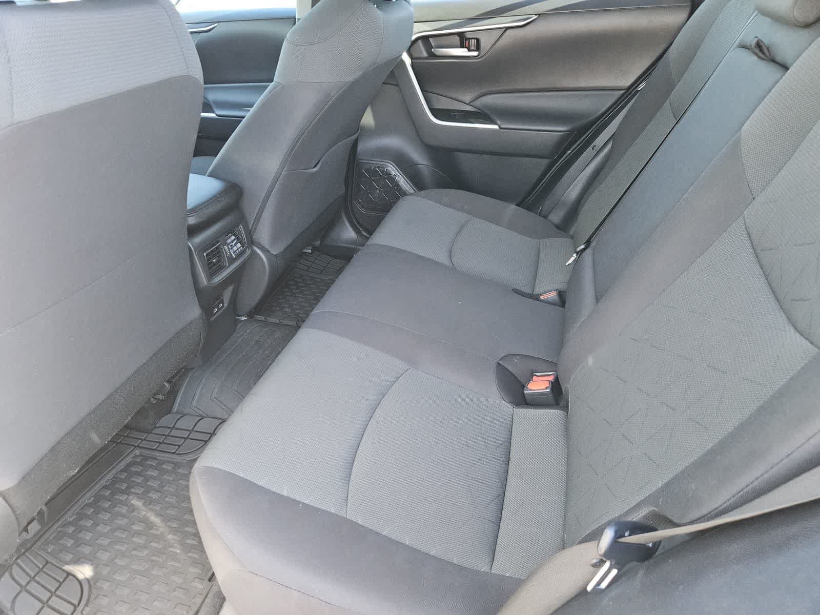 Used 2024 Toyota RAV4 XLE FWD image 27