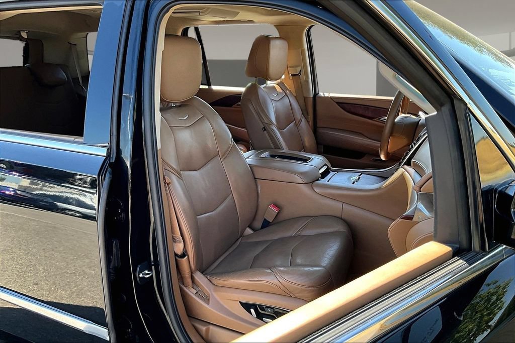 Used 2015 Cadillac Escalade Platinum AWD/4WD image 7