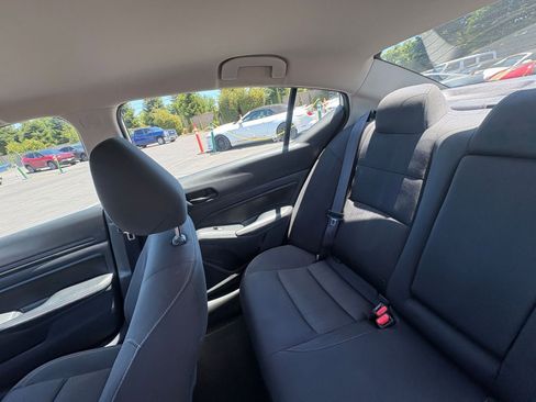 Used 2025 Nissan Altima 2.5 SV FWD image 39