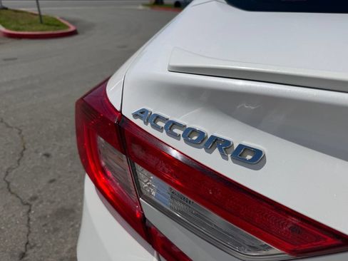 Used 2019 Honda Accord Sport image 11